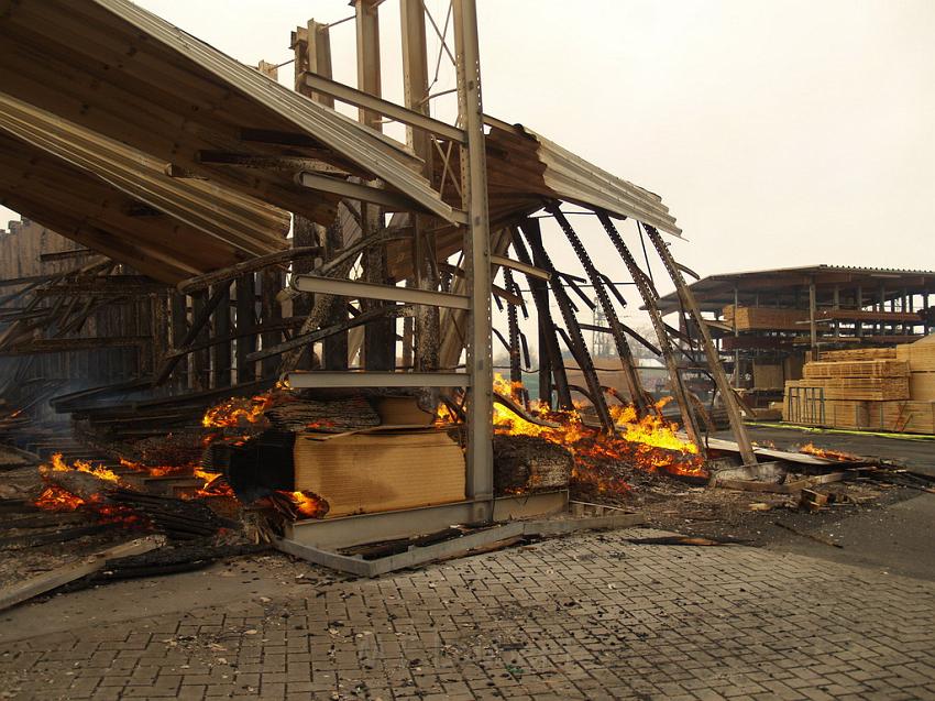 Grossbrand Holzlager Siegburg Industriestr P269.JPG